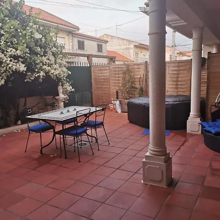 Pensión Le Petit Paris Ferrel (Leiria)