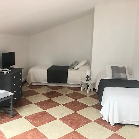 Pensión Le Petit Paris 2*