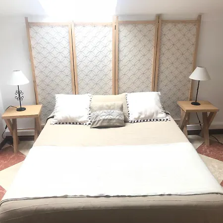 Le Petit Paris Pensión