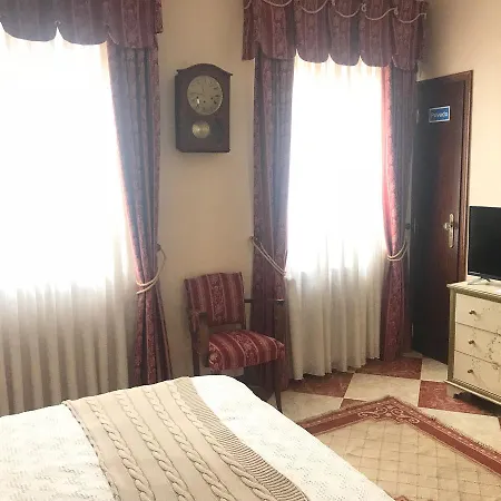 Le Petit Paris 2* Ferrel (Leiria)